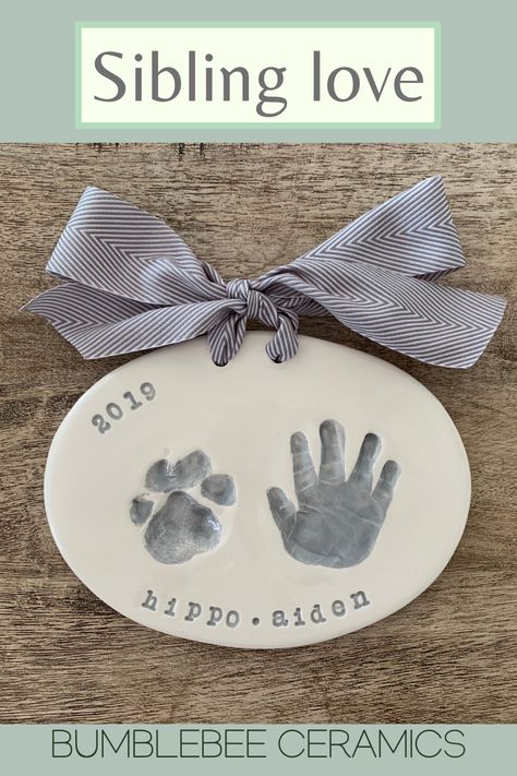 Newborn Crafts, Clay Handprint, Baby Christmas Crafts, Baby Footprint Art, Boy And His Dog, Handprint Ornaments, Keepsake Crafts, Baby Art Projects, Baby Handprint