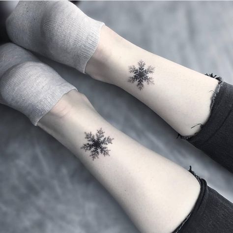 Merry Creepmas, Leaves Tattoo, Leaf Tattoos, Ink Art, Maple Leaf Tattoo, Tatting, Tattoo Ideas, Tattoo Designs, Black And Grey