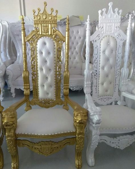 Tinkerbell Quince, Luxurious Mansions, Royal Chair, Throne Chairs, Gold Throw, Sneaker Ball, Thrown Chair, White Chairs, Throne Chair