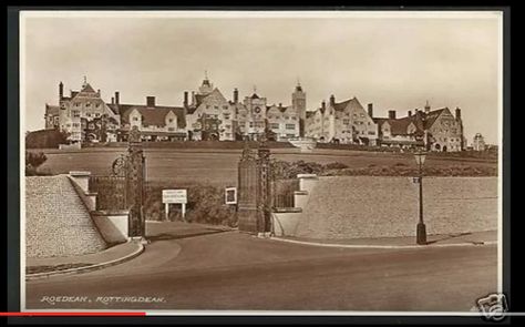 East Grinstead, Arts And Crafts House, Arts And Crafts Movement, Brighton, Vintage Looks, Paris Skyline, Arts And Crafts, Architecture, Travel