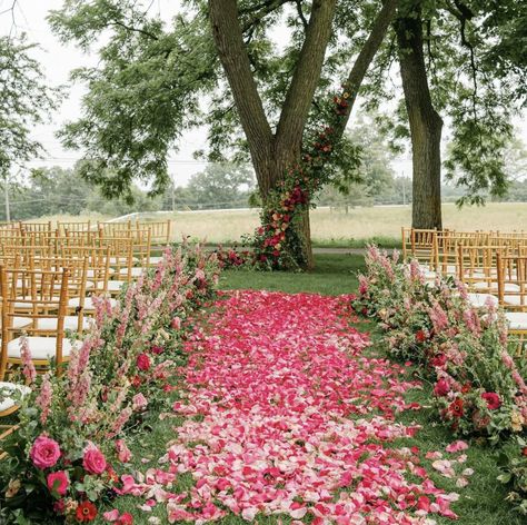 Pink Wedding Ceremony, Aisle Arrangements, Wedding September, Aisle Flowers, Spring Wedding Inspiration, Wedding 2025, Pink Wedding Flowers, Wedding 2024, Yellow Wedding