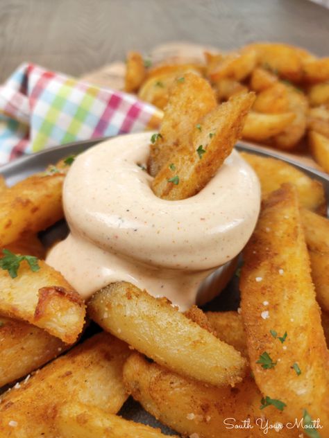 Dipping Sauces For Fried Fish, Shut Yo Mouth Sauce, Fried Shrimp Dipping Sauce, Sauce For Fried Chicken, Chicken Dipping Sauce, Fish Dipping Sauce, Dipping Sauce Recipes, French Fry Sauce, Roasted Potato Wedges