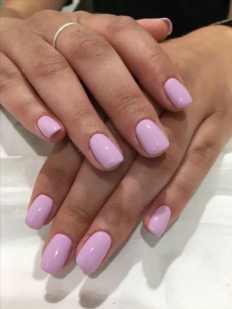 Thonje Me Gel, Pink Lilac Nails, Lilac Purple Nails Short, Lilac Pink Nails, Lavender Nails Short, Lavender Gel Nails, Lilla Nails, Grey Gel Nails, Shellac Nail Colors