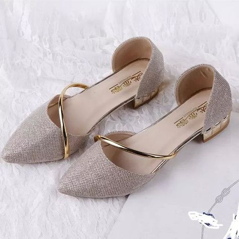 Girlie Clothes, Cute Shoes Flats, Shoes Aesthetic, Fashion Shoes Heels, Shoes Heels Classy, Trendy Sandals, Fancy Shoes, Girly Shoes, Shoes Heels Wedges