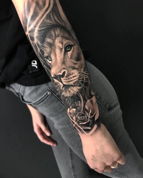 Lion And Rose Tattoo, African Sleeve Tattoo, Lion Sleeve, Tattoo Homme, Jungle Tattoo, Bodysuit Tattoos, Africa Tattoos, Backpiece Tattoo, Animal Sleeve Tattoo