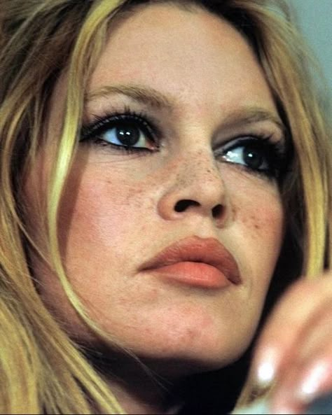 Bardot Makeup, 60’s Makeup, Bridgette Bardot, 60s Look, Bridget Bardot, Katharine Hepburn, Catherine Deneuve, French Actress, Monica Bellucci