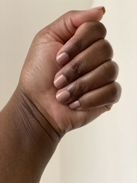 Nail Colors For School, Dark Skin Manicure Nails, Gel Nails On Dark Skin Hands, Brown Nails Dark Skin, Nude Nails On Black Women, Short Nails Dark Skin, Nails On Dark Skin Hands, Nude Nail Polish For Dark Skin, Dark Skin Manicure