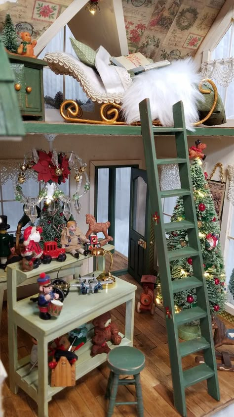 Christmas Doll House Ideas, Dolls House Christmas, Christmas Doll House Diy, Christmas Dollhouse Ideas, Christmas Tree With Books, The Nutcracker Book, Miniature Christmas House, Doll House Christmas, Christmas Toy Shop