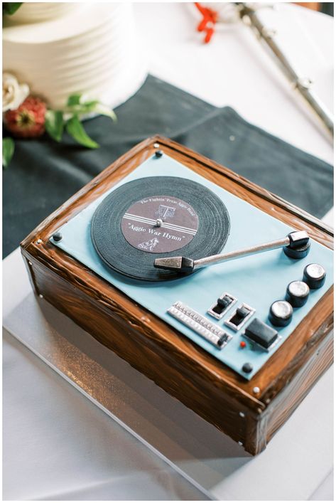 Photograph Cake Ideas, Record Player Cake Ideas, Record Cake Ideas, Groomsmen Cake, Grooms Cake Ideas, Groomsman Cake, Record Cake, Music Cakes, Music Cake