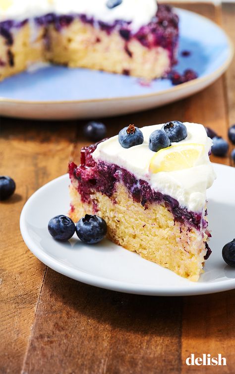 Forget pineapple—this is the upside down cake you need to try. Get the recipe from Delish.com. #blueberry #lemon #cake #recipe #easy #baking #best #delish Lemon Upside Down Cake, Blueberry Upside Down Cake, Blueberry White Chocolate, White Chocolate Cake, Blueberry Desserts, Valentines Day Food, Blueberry Cake, Blueberry Recipes, Köstliche Desserts