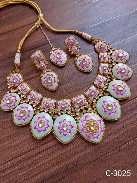 Minakari Jewellery, Meenakari Jewellery, Earrings Diy Handmade, Diy Fabric Jewellery, Fabric Jewellery, Modern Gold Jewelry, Handmade Clay Jewelry, Antique Jewelry Indian, Rainbow Wallpaper