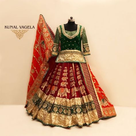 Rajputani Poshak, Long Blouse Designs, Rajasthani Dress, Designer Bridal Lehenga Choli, Rajputi Dress, Choli Dress, Indian Outfits Lehenga, Wedding Lehenga Designs, Lehenga Designs Simple