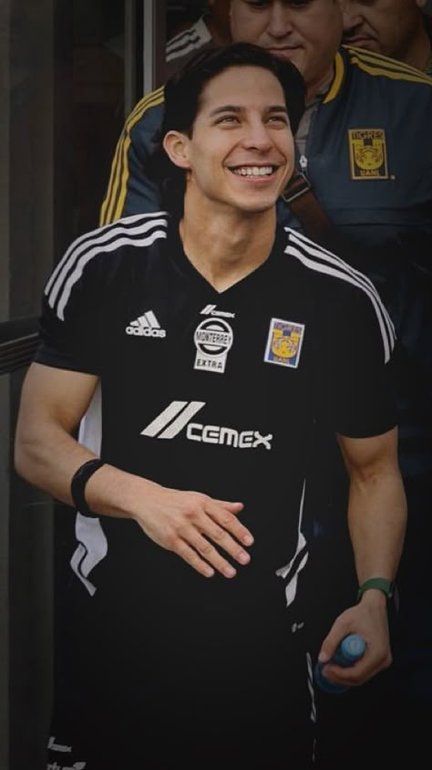 Fondo de diego lainez Mexico Team, Mexico Soccer, Soccer Boyfriend, Football Boyfriend, Celebrities Then And Now, Player 1, Soccer Guys, Soccer Boys, Football Boys