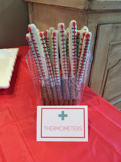 Nurse Themed Graduation Party Cute Ideas, Nursing Grad Party Food Ideas, Graduation Party Candy Bar, Medical Themed Parties, Nurse Graduation Party Decorations, Nurse Grad Parties, Medical Party, Nursing School Graduation Pictures, Graduation Party Pictures