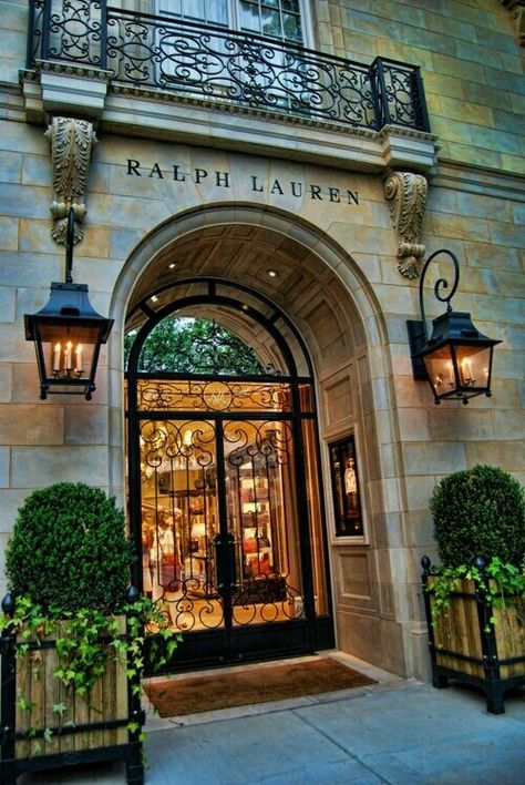 Ralph Lauren Store, Beautiful Doors, 인테리어 디자인, Store Fronts, Curb Appeal, Exterior Design, Paris France, Diner, Ramen