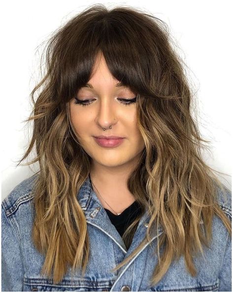 Matilda Hair, Long Messy Hair, Hairstyles For Fat Faces, Short Hair Cuts For Round Faces, 50 Hairstyles, Bangs For Round Face, Hair Adviser, Corte Bob, Oval Face Hairstyles