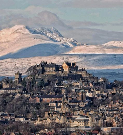 Chelsea Core, Stirling Castle Scotland, Winter City Break, Scotland Aesthetic, Wallace Monument, Stirling Scotland, Jonathan Smith, European Bucket List, Stirling Castle