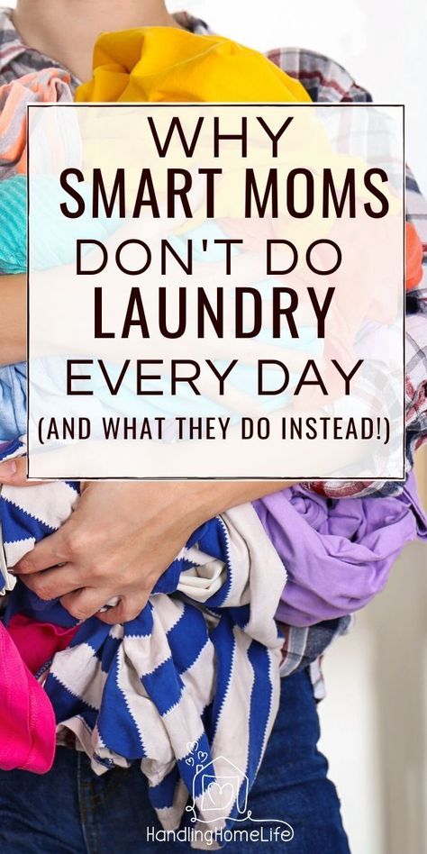 Laundry Help, Laundry Schedule, Life Hacks Organization, Diy Cleaning Products Recipes, Clean House Schedule, Laundry Solutions, Laundry Routine, Laundry Tips, Organized Mom