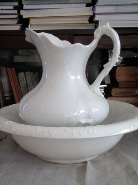 I love pitcher and bowl sets. Junk Chic Cottage, Nursery Guest Room, White Things, Vintage Porch, Antique Pitcher, Cabin Cottage, Vintage Ironstone, White Pitcher, Vintage Pitchers