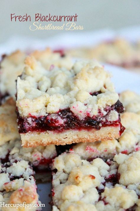 Blackcurrant Recipes, Red Currant Recipe, Black Currant Recipes, Raspberry Shortbread Bars, Currant Recipes, Perfect Bar, Shortbread Bars, Sweet Bar, Black Currant