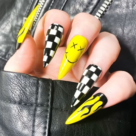 Goth Acrylic Nail Designs, Stiletto Nails Short, Checkered Nails, Horror Nails, Witchy Nails, Punk Nails, Short Coffin Nails, Goth Nails, Short Square Nails