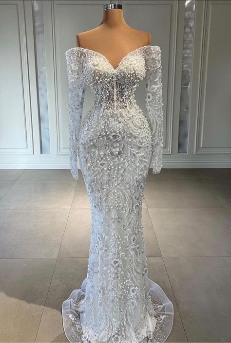 Prom Dresses Long Sleeves, Glam Wedding Dress, Dresses Long Sleeves, Glitter Wedding Dress, Wedding Dress Jewelry, Emerald Bridesmaid Dresses, Lace Wedding Gown, Stylish Wedding Dresses, Bridal Gowns Mermaid