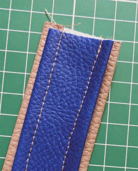 Faux Leather Straps Tutorial Diy Bag Handles, Leather Bag Tutorial, Diy Leather Projects, Leather Bag Pattern, Diy Leather Bag, Diy Bags Purses, Diy Handbag, Sewing Purses, Purse Handles