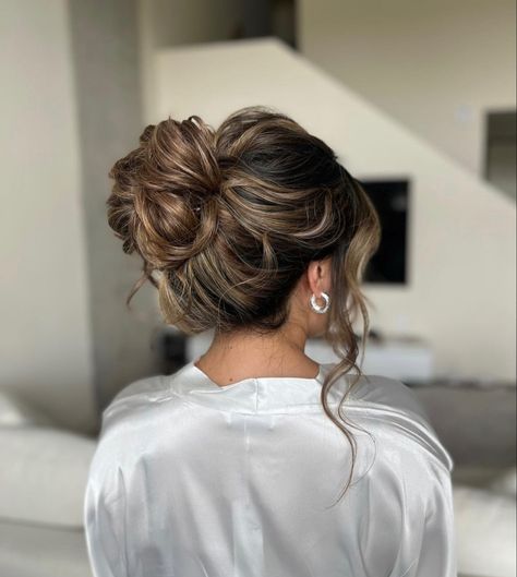 Brown Hair Updo Prom, High Bun Bridal Hair With Veil, Bridal Boho Updo, Mid Height Bun, High Up Do Wedding, Bridal High Updo With Veil, Bridesmaid High Updo, High Bridal Bun, High Bun Bridesmaid Hair