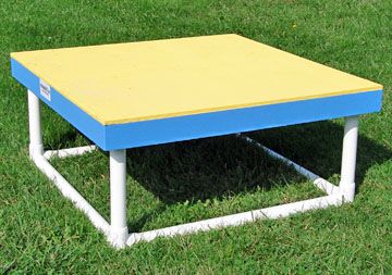 Pause Table Contact Obstacle made of wood, portable, competition quality Diy Dog Agility Pause Table, Diy Dog Training Equipment, Dog Agility Diy, Dog Agility Course Diy, Police Dog Training, Dog Backyard, Dog Agility Course, Kennel Ideas, Dog Training Equipment