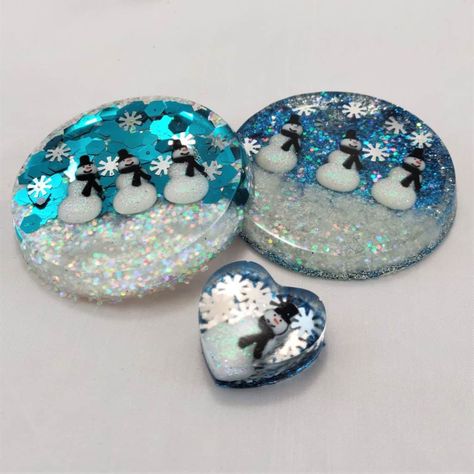 Snowmen Resin Ornaments Resin Gifts, Epoxy Crafts, How To Make Resin, Resin Making, Resin Creations, Epoxy Resin Diy, Resin Crafts Tutorial, Bouncy Balls, Diy Resin Projects