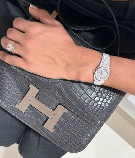 Tamara Kalinic, Hermes Constance Bag, Ap Royal Oak, Trendy Water Bottles, Hermes Watch, Audemars Piguet Watches, Louis Vuitton Capucines, Glam And Glitter, Hermes Accessories