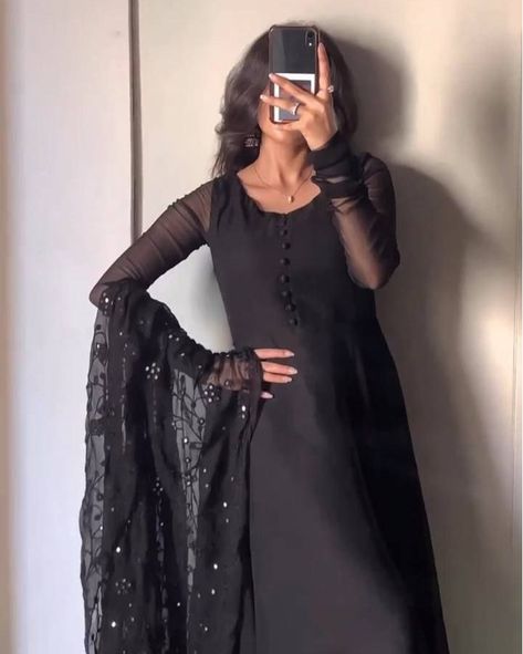 BONYHUB Shop Festive Suits To Buy Click 👉https://bonyhub.co.uk/products/black-faux-georgette-anarkali-gown-suit-set 👉 Price : £39.99 + Free Uk Shipping 👉 Easy Return Policy 👉 Fast shipping . . . #bonyhub #indianwear #indianwedding #indiansuits #indiandresses #pakistanidresses #pakistanisuits Umbrella Gown, Black Suit Designs, Gown Dress Design, Black Kurti, Gown Suit, Instagram Party, Simple Kurti Designs, Dress Book, Twin Outfits