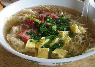 Hawaiian Saimin Hawaiian Saimin Recipe, Saimin Recipe, Local Fast Food, Whats Cooking, Hawaiian Dishes, Homemade Chicken Stock, Hawaii Food, National Dish, Hot Dog Recipes