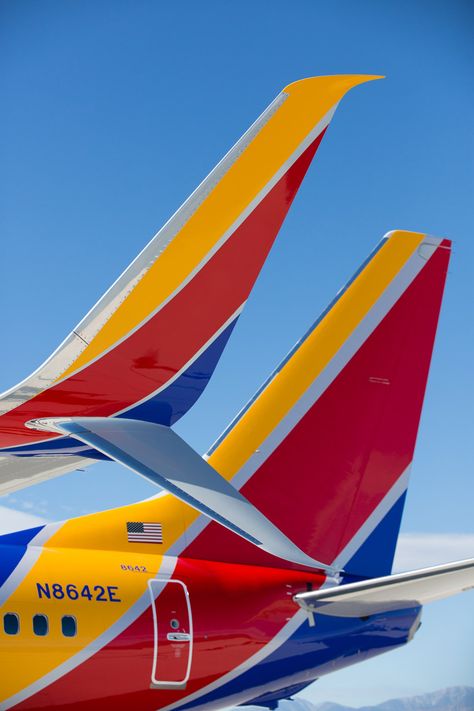 southwest airlines reveals new aircraft livery, airport branding and logo Airlines Branding, Plane Photos, Biker Photoshoot, Airline Logo, Airplane Art, New Aircraft, Southwest Airlines, Commercial Aircraft, Air Travel