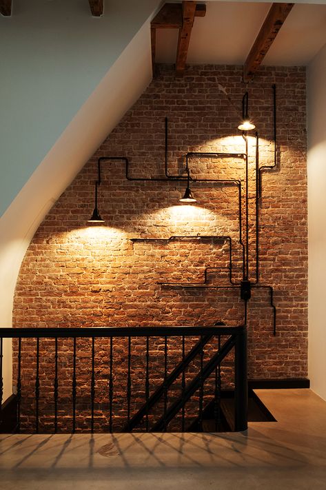 Industrial House Lighting, Industrial Wall Lights Kitchen, Industrial Wall Lighting, Industrial Loft Lighting, Brick Wall Lighting, Cafe Lighting Ideas, Industrial String Lights, Industrial Lighting Ideas, Conduit Lighting