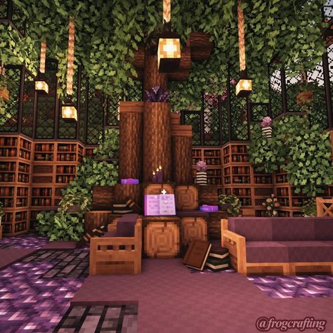 Cottagecore Minecraft Builds No Mods, Minecraft Faeriecore, Fairycore Library, Minecraft Fairycore, Enchanting Room Minecraft, Minecraft Enchantments, Mc Builds, Minecraft Interior, Minecraft Structures