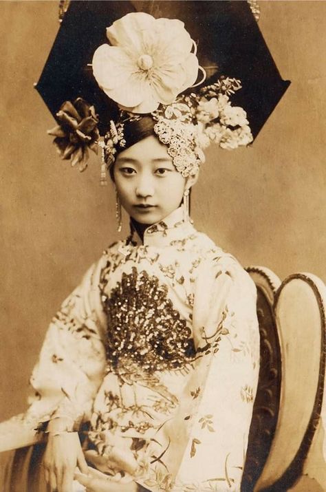 Old Shanghai Style, Last Emperor Of China, Chinese Empress, Chinese Dynasty, Empress Of China, Chinese Emperor, Old Shanghai, Korean History, Chinese History