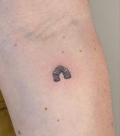 Tattoo Stick And Poke, Tattoo Perna, Tatoo Inspiration, Funky Tattoos, Laser Removal, Handpoke Tattoo, Tattoo Fails, Doodle Tattoo, Cute Tiny Tattoos