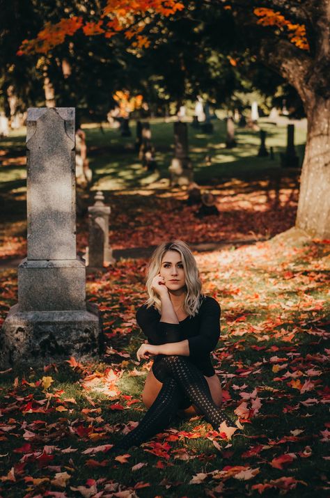 Halloween Graveyard Photoshoot, Graveyard Senior Pictures, Halloween Cemetery Photoshoot, Cemetery Senior Pictures, Goth Graveyard Photoshoot, Cemetery Photo Shoot, Spooky Pictures Photography, Spooky Fall Photoshoot, Graveyard Photoshoot Ideas