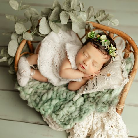 Every time I share newborn photos, I say I wish my daughter had photos like these.😢😢 Newborn Garden Photoshoot, Garden Photoshoot, Newborn Photos, My Daughter, Quick Saves