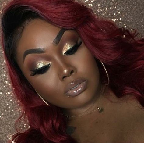 Burgundy hair ♥️😍 Pinterest: lifeasivana Makeup Looks With Red Hair, Black Goddesses, Makeup Expiration, Quinceanera Stuff, Melanin Makeup, Ombre Lipstick, Woc Makeup, Make Up Designs, Christmas Makeup Look