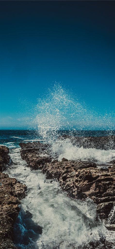 Laguna Beach iPhone X wallpaper Fotos Hd 4k, Iphone Wallpaper Water, Iphone Wallpaper Ocean, Good Phone Backgrounds, Strand Wallpaper, Frühling Wallpaper, Ed Wallpaper, Beach Wallpaper Iphone, 4k Wallpaper Iphone