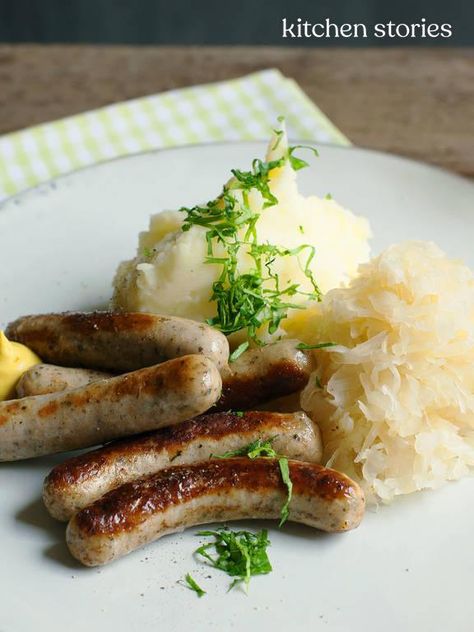 Authentic German Recipes, Bratwurst Recipes, Buttermilk Pancakes Fluffy, Austrian Recipes, Sausage Potatoes, German Recipes, Smoked Pork, How To Cook Potatoes, Kitchen Stories