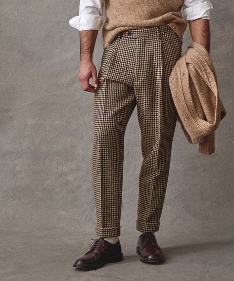 Houndstooth Pants Outfit, Sun Outfits, Trousers Outfit Men, Mens Pleated Pants, Italian Mens Fashion, Shop Cloth, Dapper Outfit, Gentleman Outfit, Pants Outfit Men