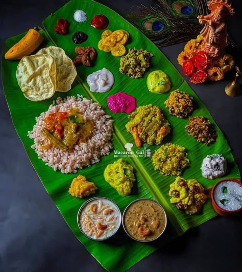 Sadhya Photography, Indian Food Party, Assamese Bihu, Thali Ideas, Fine Dine Restaurant, Indian Traditional Food, Kerala Cooking, Miniature Fridge, Food Thali