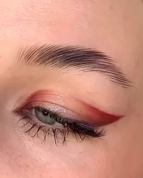 Red Smokey Eye, Red Eye Makeup, Face Art Makeup, Korean Eye Makeup, Makeup Tutorial Eyeliner, Swag Makeup, Eye Makeup Pictures, Smink Inspiration, Ethereal Makeup