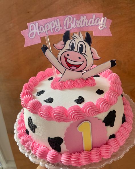 Say hi to Lola Cow 🐮🩷✨ •Tres leches cake • Cake topper @craftske La Vaca Lola Cake, Cow Cake Topper, Cow Cakes, Leches Cake, Tres Leches Cake, Tres Leches, Cake Cake, Baby Party, Say Hi