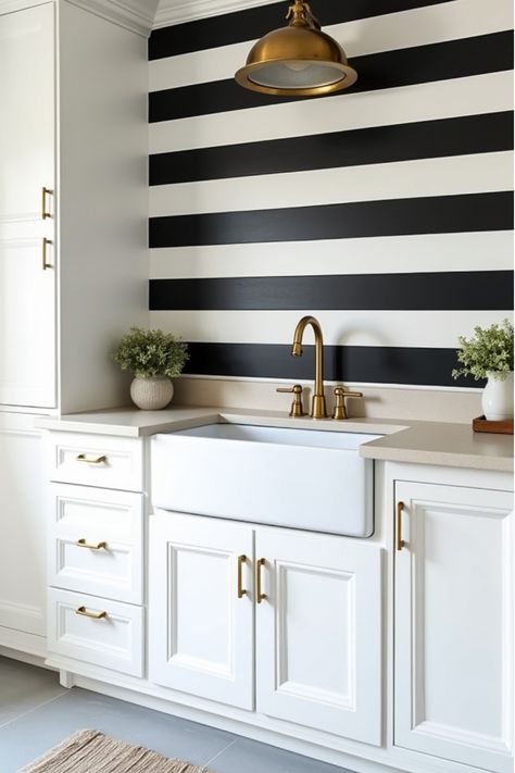 Modern laundry room with black and white striped wallpaper and gold accents Laundry Room Accent Wall, Creative Wallpaper Ideas, Laundry Room Wallpaper Ideas, Affordable Wallpaper, Room Wallpaper Ideas, Laundry Room Wallpaper, Wallpaper Stores, Modern Laundry Rooms, Laundry Area