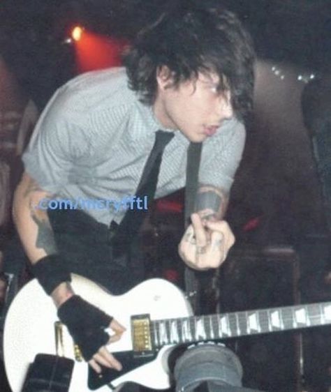 Frank Iero, Black Hair, A Man, Guitar, On Twitter, Twitter, Hair, Black