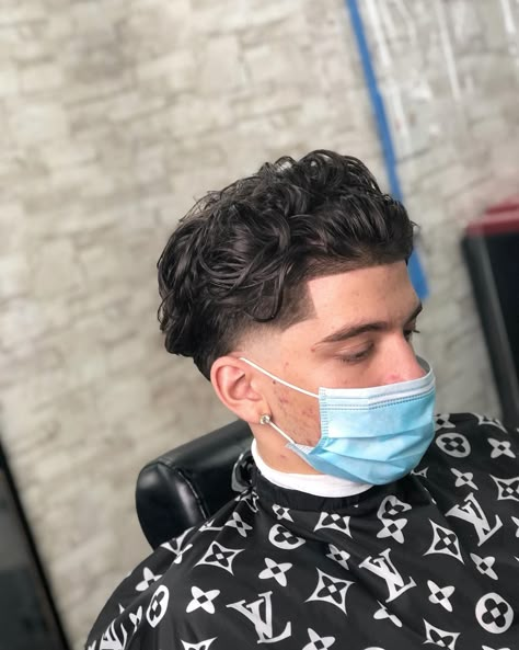 Tapered Hairline Straight Hair, Taper Fade Haircut Slick Back, Low Taper Straight Hair Men, Low Taper Fade Slick Back, Slick Hairstyles Men, Wavy Hair Taper Fade, Slick Back Hair Men Fade, Perm Taper Fade, Burst Fade Slick Back